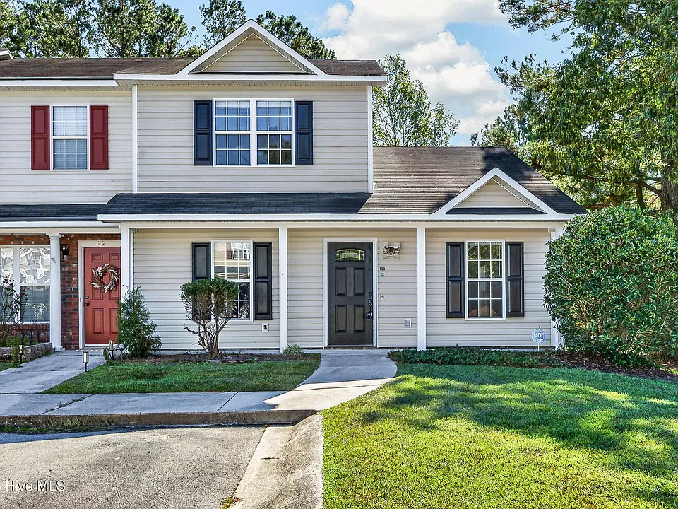 100 Meadowbrook Ln