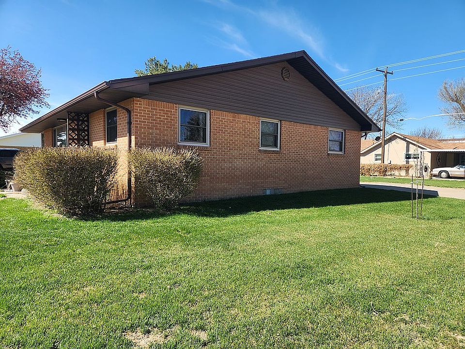 112 N 1st St, Leoti, KS 67861 Zillow