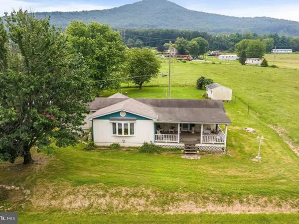 481 Eldon Yates Dr, Stanley, VA 22851