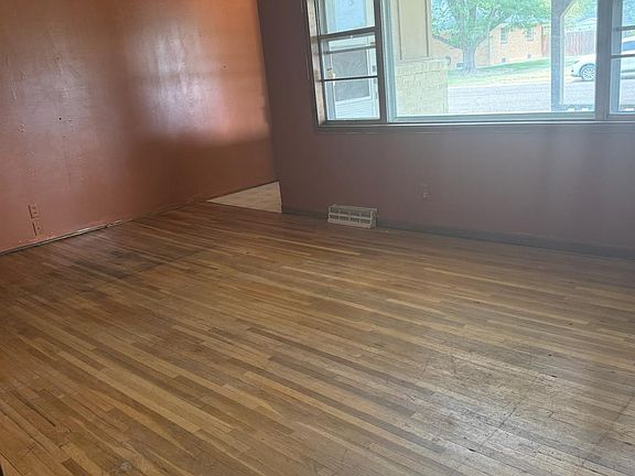 4th image of 1316 Fairview Ave