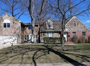 2237 Benefit St, Merrick, NY 11566