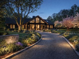 27 S Valley Rd, Sag Harbor, NY 11963