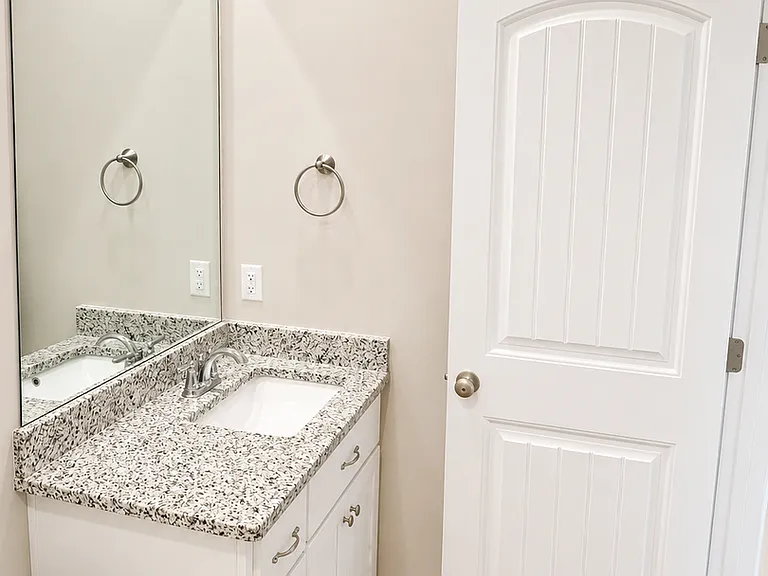 103 Marshall Ct — Photo 7