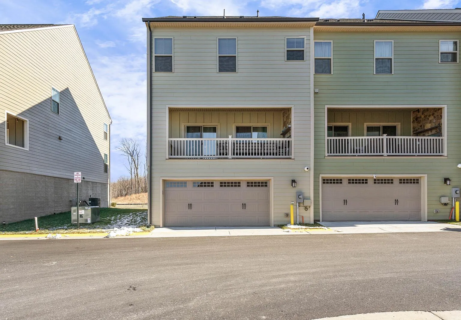 4 bed, 3.5 bath, 2551 sqft, $3,500 — Photo 3