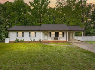 1812 Dennis St, Asheboro, NC 27205