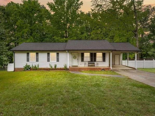 1812 Dennis St, Asheboro, NC 27205