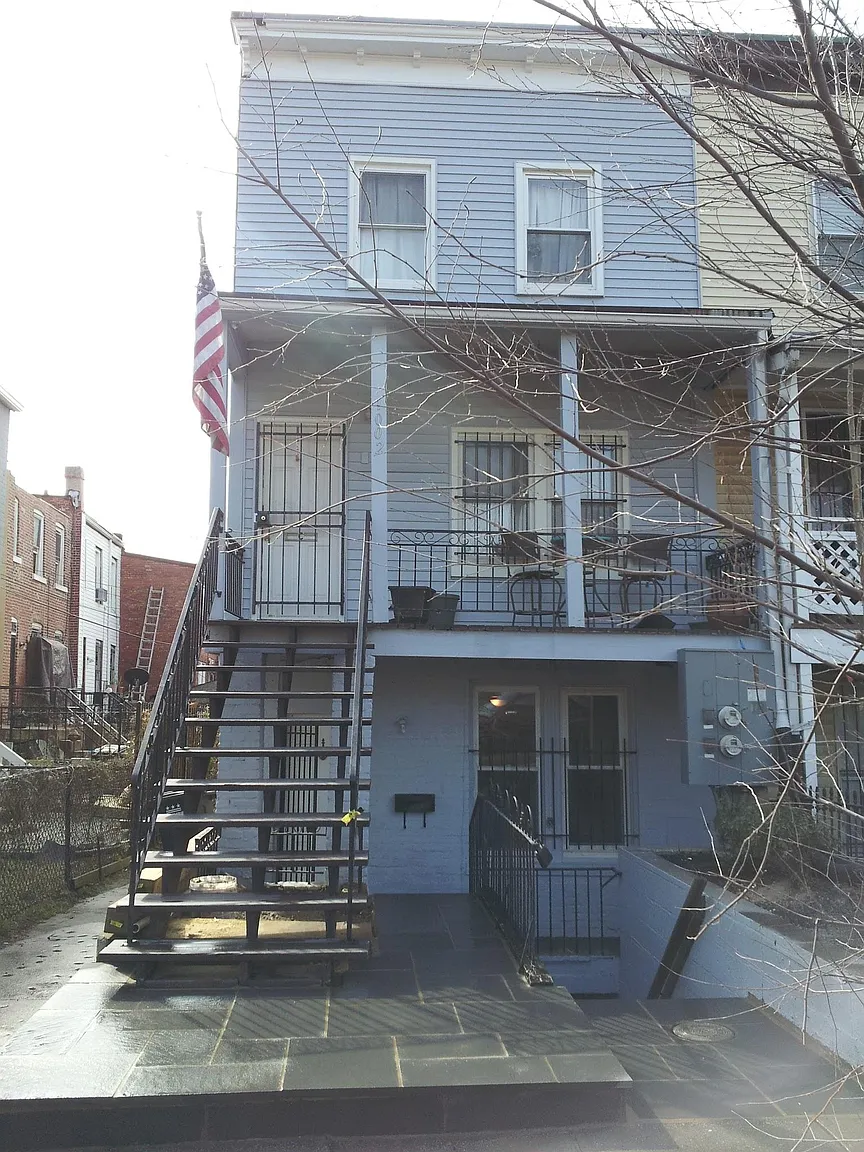 1002 Girard St NW photo 1