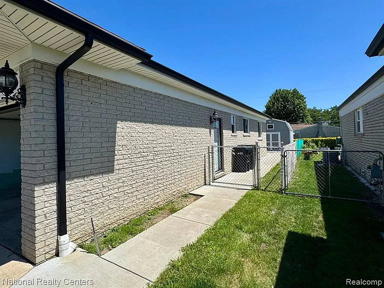34528 Hawke Dr — Photo 19