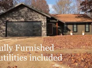2863 E Linwood St, Springfield, MO 65804