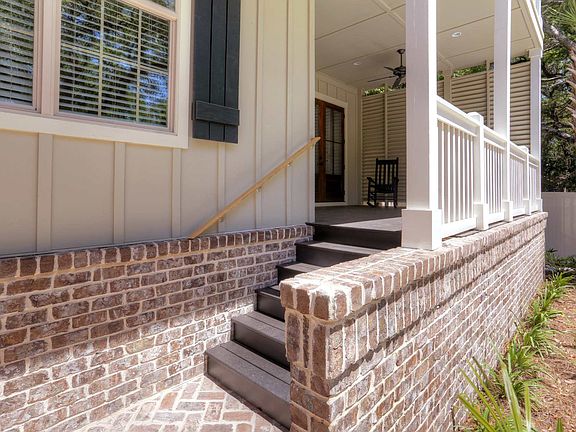 3rd image of 1125 Park Ln