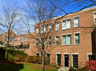 1621 Glenview Rd #317, Glenview, IL 60025