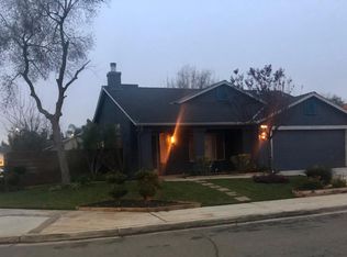 4605 W Vartikian Ave, Fresno, CA 93722