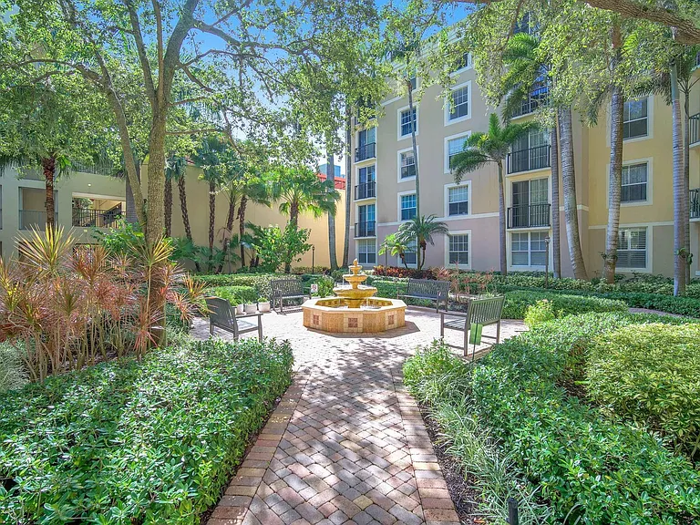 630 Sapodilla Ave #407 — Photo 18