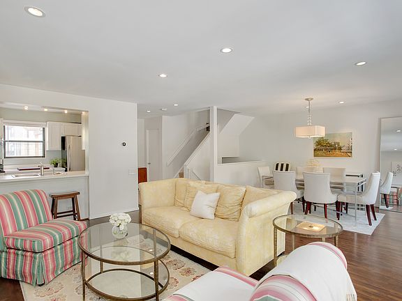 5th image of 4555 N Hermitage Ave APT 3