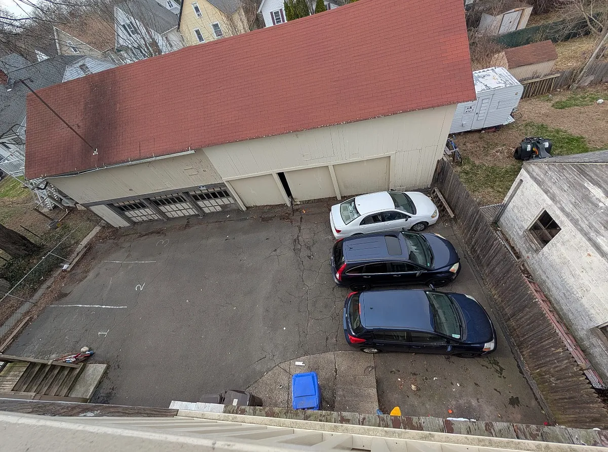 Building Photo - 128 Grand St #3