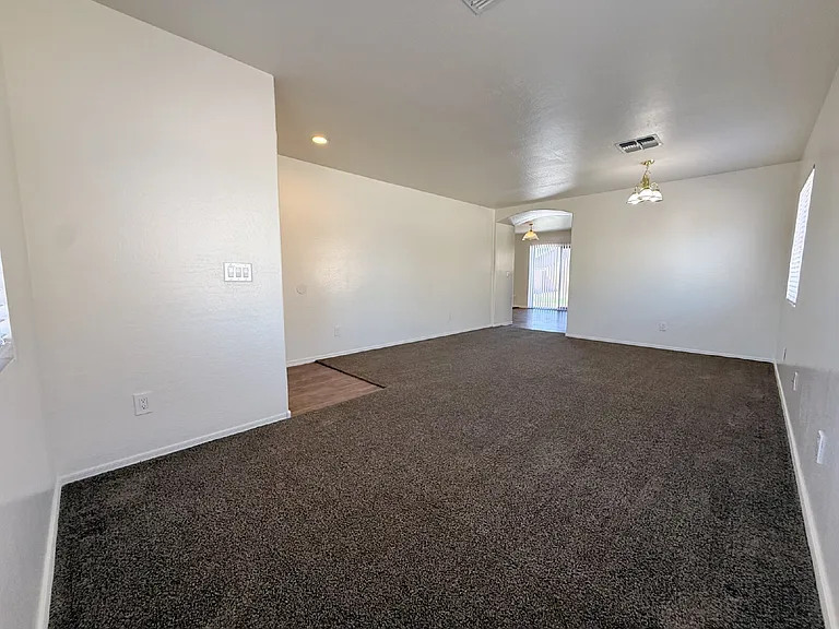 6036 W Wood St — Photo 10