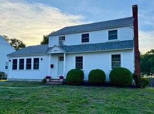 86 Abigail Adams Cir, Weymouth, MA 02191