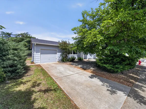 2490 Galaxy Way, Redding, CA 96002