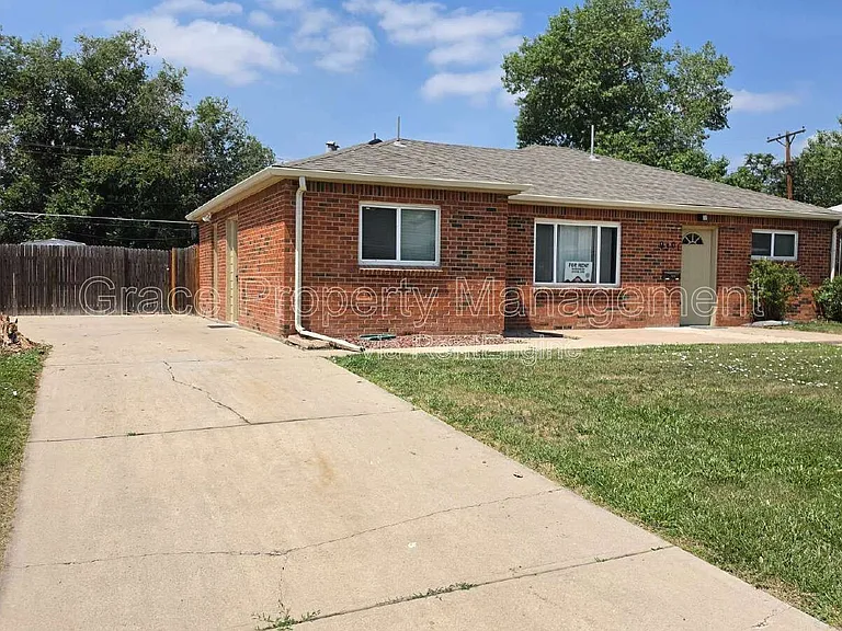9301 Ellen Ct — Photo 2
