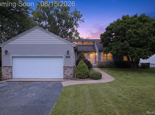 2805 Coral Way, Brighton, MI 48114