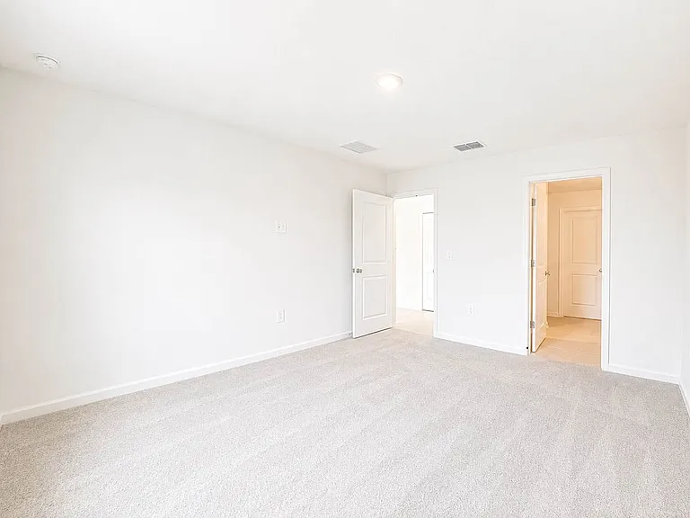 5153 Green Belt Dr — Photo 12