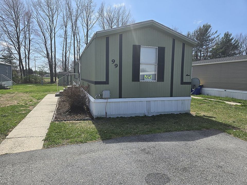 1st image of 99 Pine Cone Dr