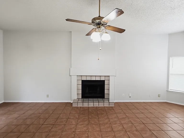 227 Burlington Dr — Photo 18