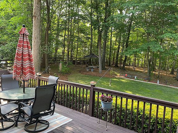Patio-Fenced Back Yard View
