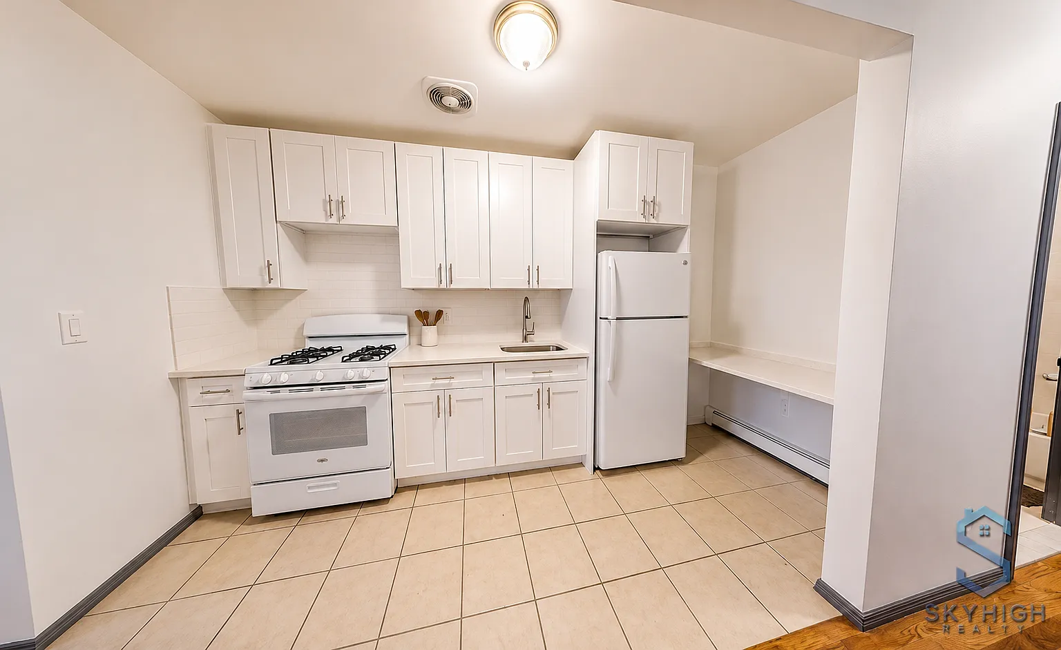 371 Kosciusko Street — Photo 2