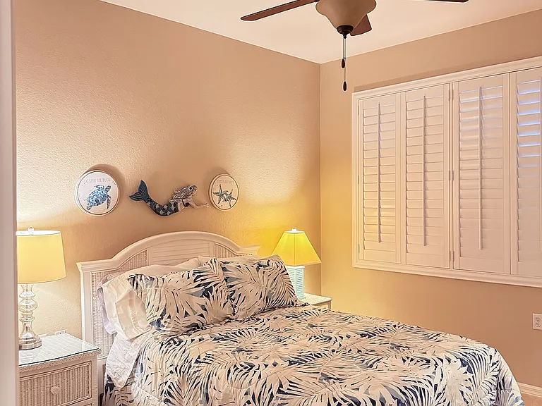 Second bedroom queen