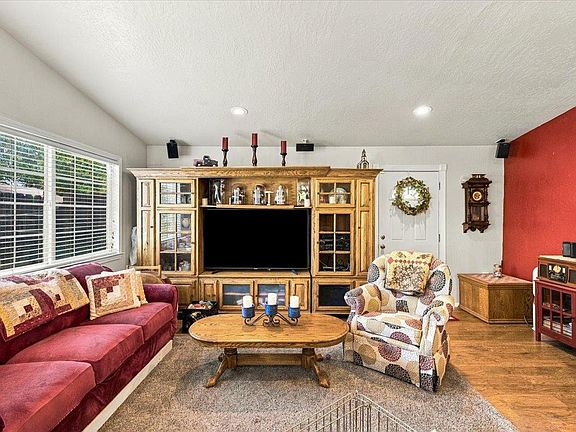 3rd image of 6132 Ogden Nash Way