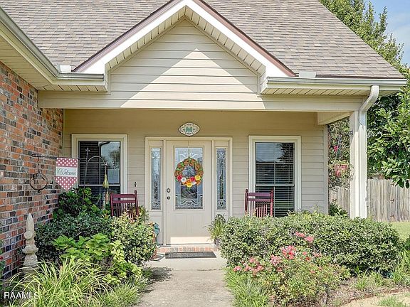3rd image of 104 Confection Ct