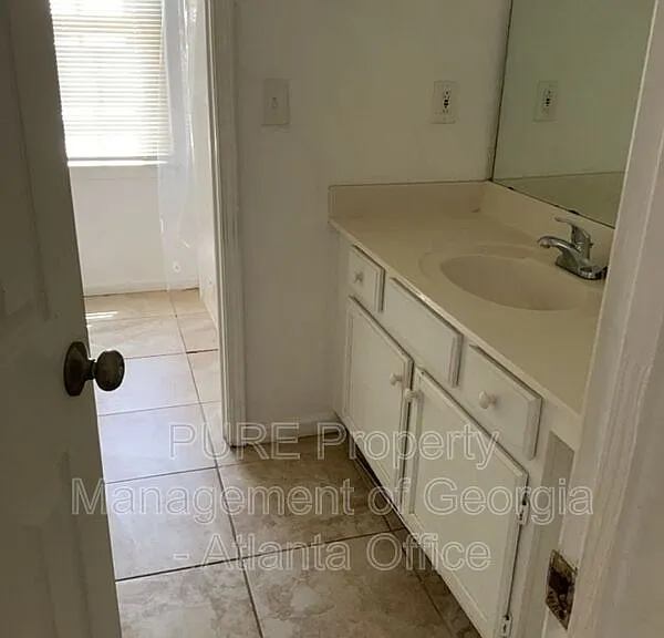 909 Michael Lee Way — Photo 17