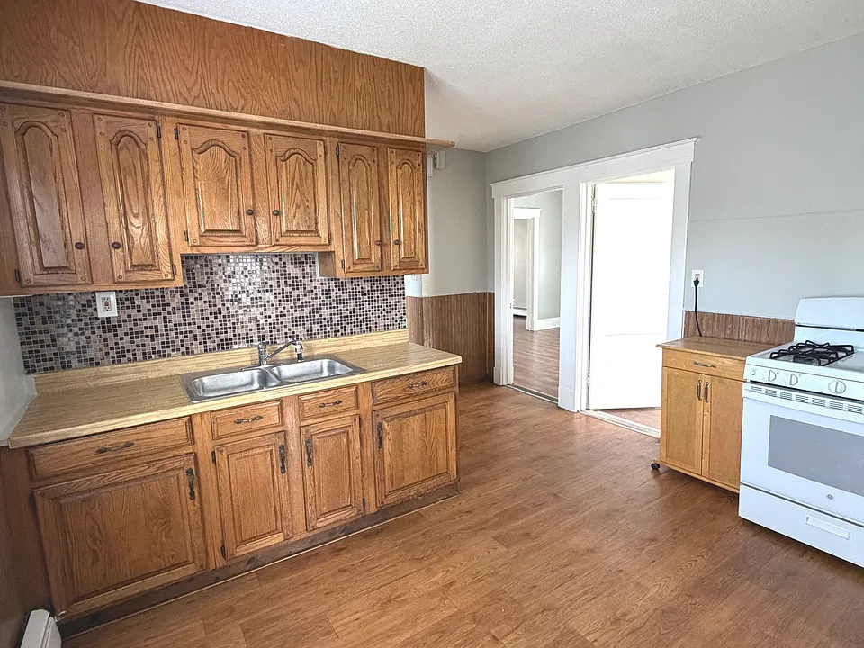 25 Arnold St #3
