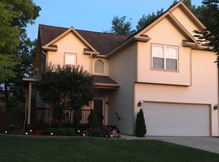 2775 Riverside Dr, Waterford, MI 48329