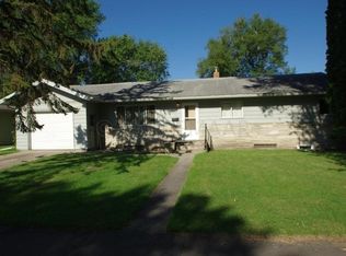 507 17th St S, Moorhead, MN 56560