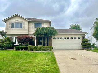 1294 Warner Creek Dr, Saline, MI 48176