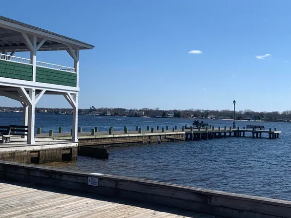 100 Laurel Avenue, Island Heights, NJ 08732