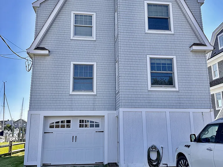 21 Atlantic Ave — Photo 2