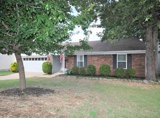 62 Summit Ridge Ct, Little Rock, AR 72211