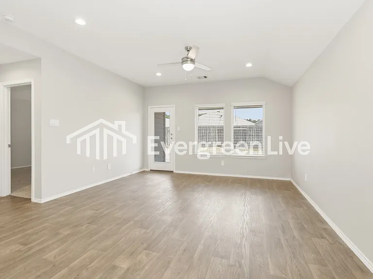9940 Glen Brook Ln — Photo 5