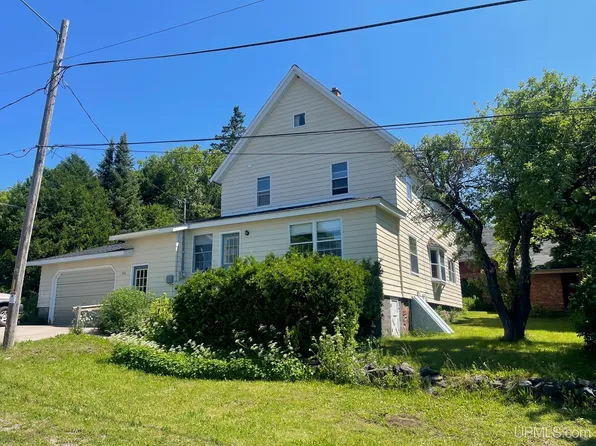 1111 2nd St, Hancock, MI 49930