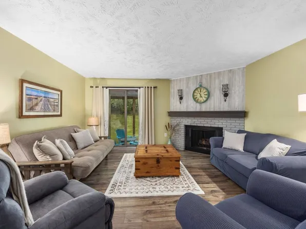 6542 Bella Vista Dr NE, Rockford, MI