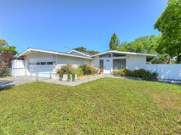 2nd image of 847 Lakewood Dr