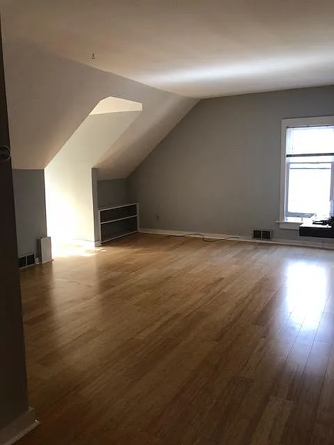 2 bed, 900 sqft, $1,365 — Photo 3