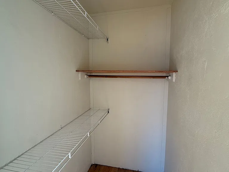 1462 Hilby Ave — Photo 7