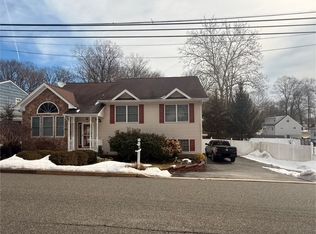 96 Reeve Ave, Bloomingdale, NJ 07403