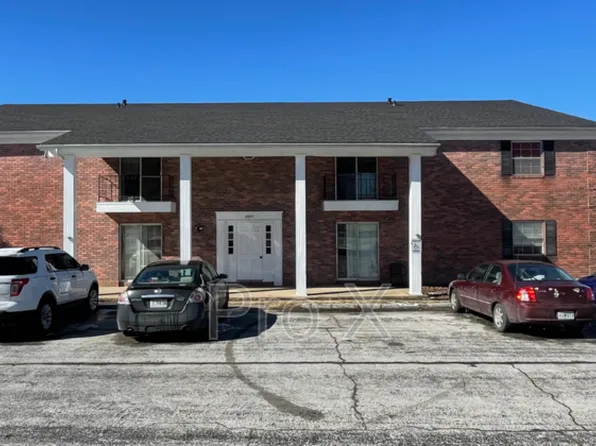 2037 S River St #1, Carthage, MO 64836