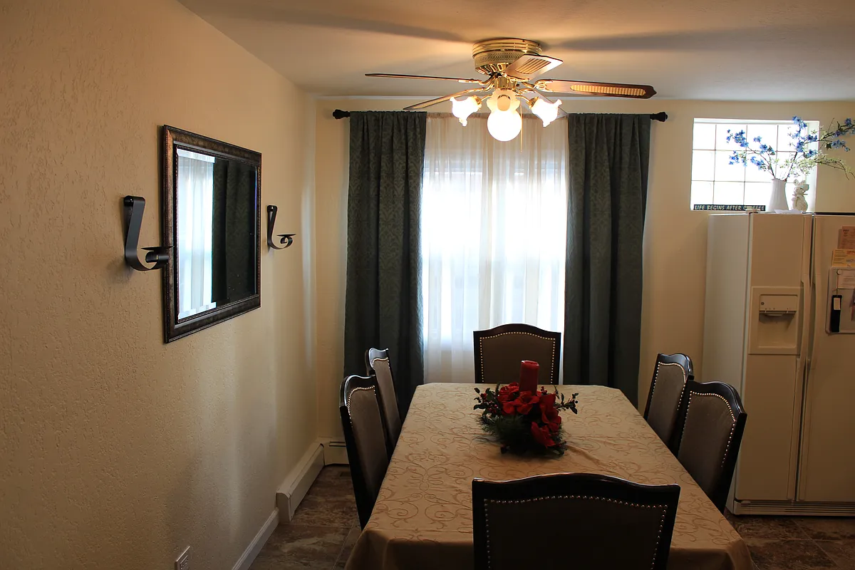Building Photo - 14455 Jefferson Ave #1
