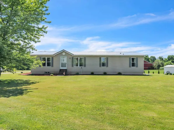 8780 N Baseline Rd, Wawaka, IN 46794